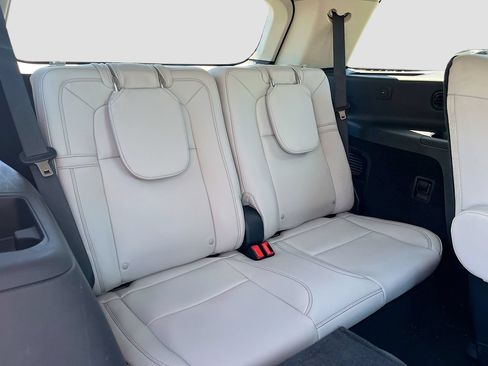 Used 2025 Lincoln Aviator 2WD image 28