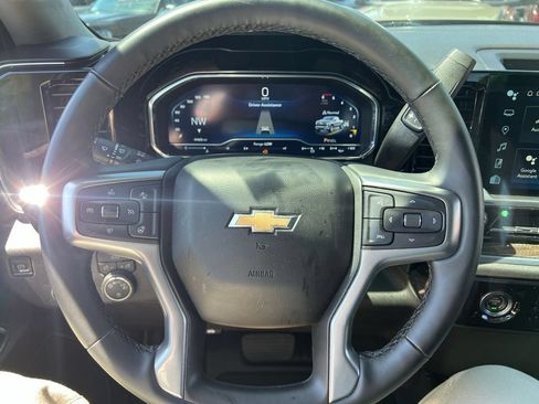 Used 2023 Chevrolet Silverado 1500 LT w/ Z71 Off-Road Package AWD/4WD image 23