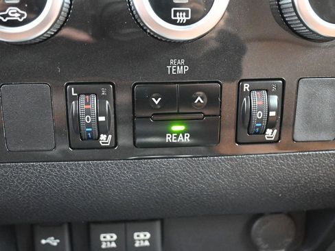 Certified 2021 Toyota Sequoia Platinum image 30