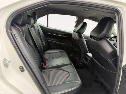 Used 2023 Toyota Camry SE image 18