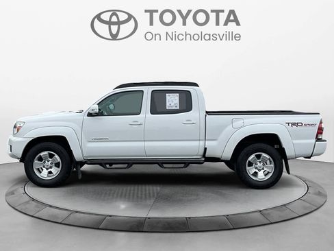 Used 2015 Toyota Tacoma 4x4 Double Cab w/ TRD Sport Package image 3