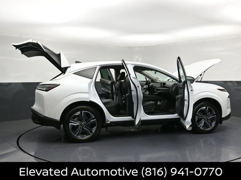 Certified 2025 Nissan Murano SV FWD image 33