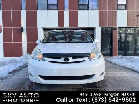 Used 2007 Toyota Sienna FWD image 2
