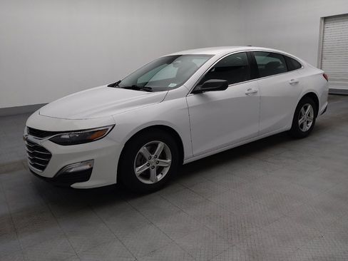 Used 2022 Chevrolet Malibu LS FWD image 2