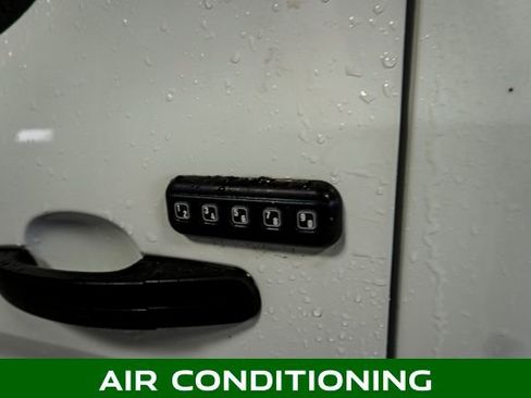 Used 2019 Ford Transit 150 XLT image 10