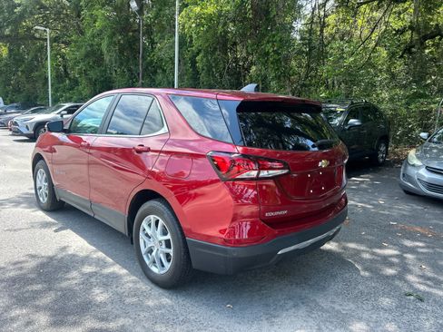 Used 2024 Chevrolet Equinox LT AWD/4WD image 2