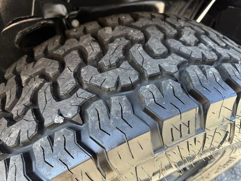 Used 2018 Jeep Wrangler Sport AWD/4WD image 13