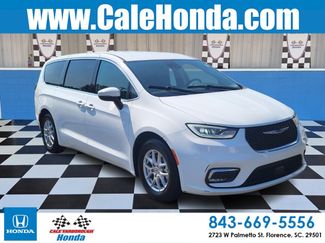 Used 2023 Chrysler Pacifica Touring-L FWD video 1