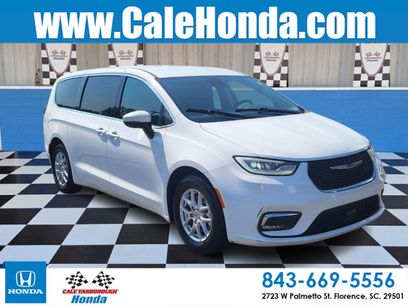 Used 2023 Chrysler Pacifica Touring-L