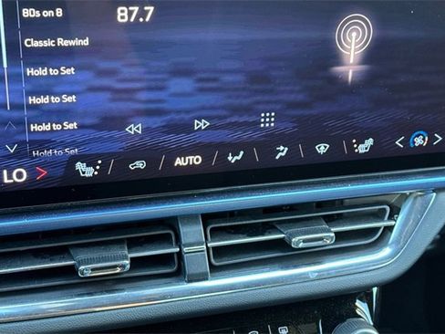 Certified 2024 Chevrolet Equinox EV LT image 31