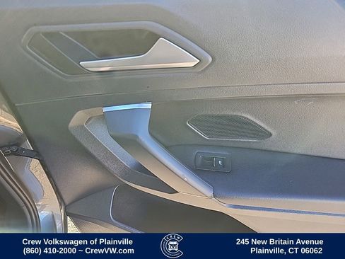 Used 2019 Volkswagen Tiguan SE image 44