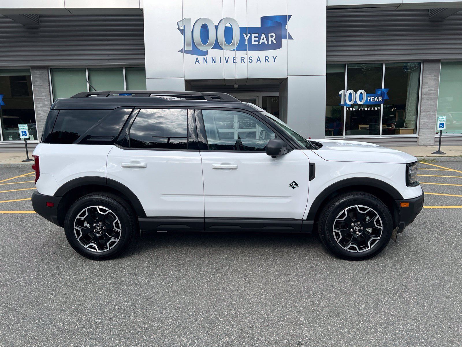 Used 2025 Ford Bronco Sport Outer Banks w/ Outer Banks Tech Package+ AWD/4WD image 8