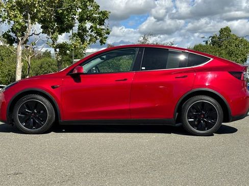 Used 2021 Tesla Model Y Long Range AWD/4WD image 7