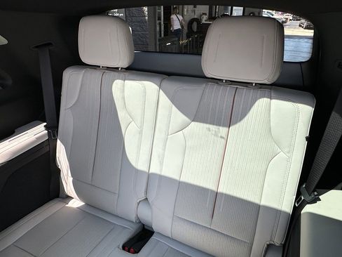 New 2026 Cadillac Vistiq Sport image 15