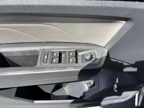 Used 2022 Volkswagen Atlas SE w/ Panoramic Sunroof Package image 13