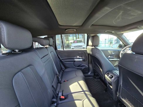 Used 2024 Mercedes-Benz GLB 250 4MATIC image 19