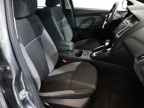 Used 2014 Ford Focus SE w/ SE Winter Package image 11