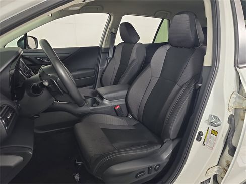 Used 2025 Subaru Outback Premium image 16