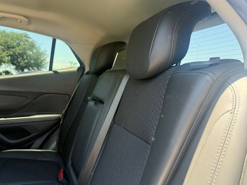Used 2021 Buick Encore Preferred w/ Safety Package FWD image 9
