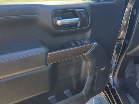 Used 2021 Chevrolet Silverado 1500 LT Trail Boss w/ Convenience Package II AWD/4WD image 19