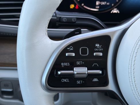 Used 2023 Mercedes-Benz Maybach GLS 600 4MATIC image 21