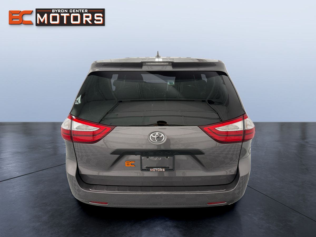 Used 2019 Toyota Sienna L FWD image 5