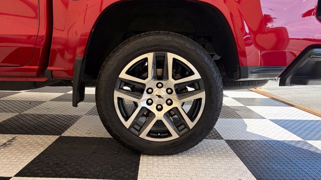 Used 2023 Chevrolet Colorado Z71 w/ Z71 Convenience Package 2 AWD/4WD image 11