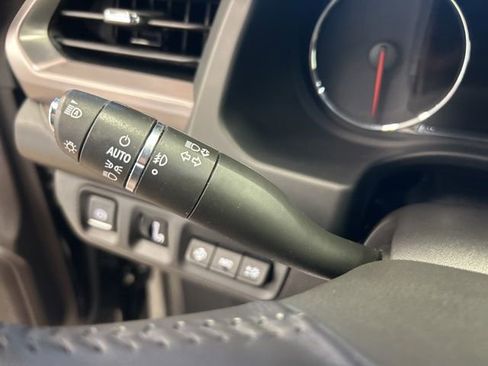 Used 2022 GMC Acadia AT4 image 23