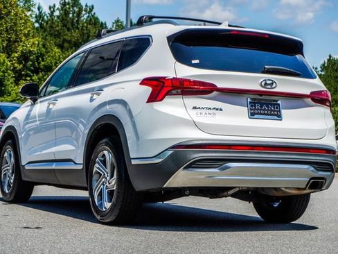 Used 2022 Hyundai Santa Fe SEL w/ Convenience + Premium Package FWD image 11
