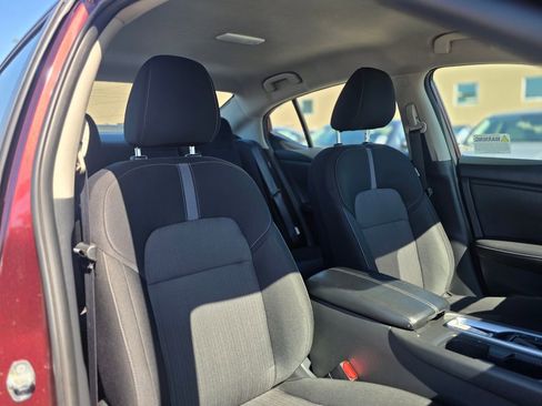 Used 2025 Nissan Sentra SV FWD image 11