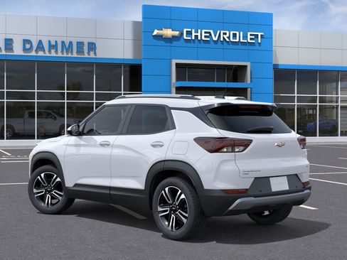 New 2026 Chevrolet TrailBlazer LT w/ Convenience Package AWD/4WD image 17