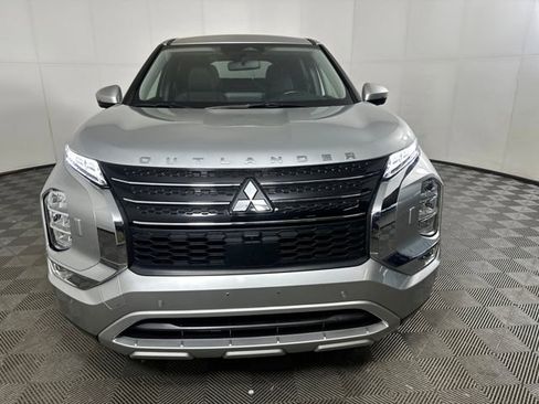 Used 2023 Mitsubishi Outlander SE image 8