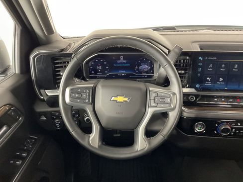 Used 2023 Chevrolet Silverado 1500 LT AWD/4WD image 12