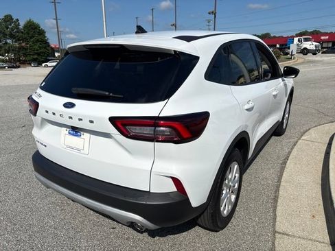 Certified 2025 Ford Escape Active FWD image 8