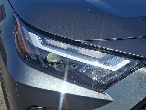 Used 2023 Toyota RAV4 LE AWD/4WD image 9