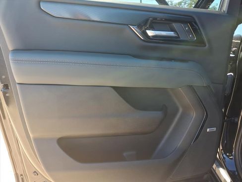 New 2026 GMC Yukon XL AT4 image 17