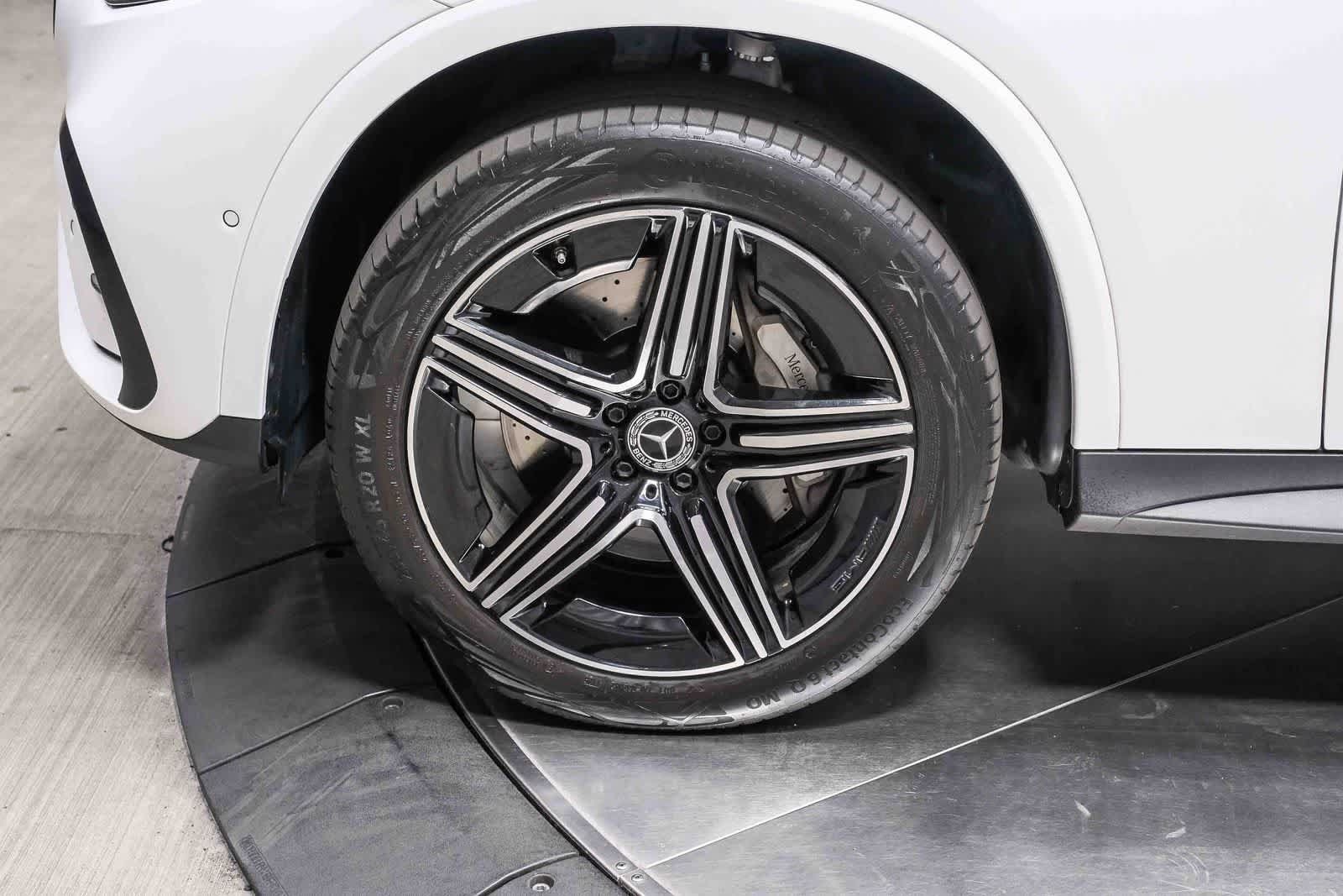 Used 2025 Mercedes-Benz GLC 350e 4MATIC image 10