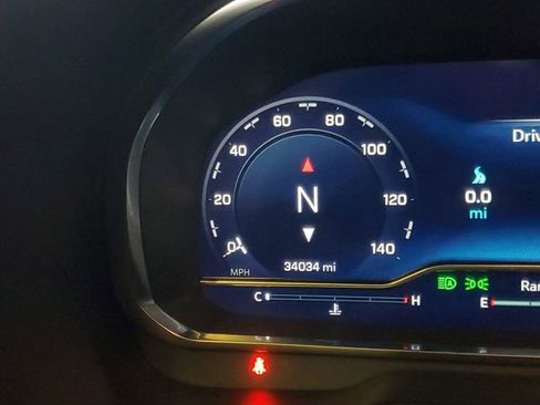 Used 2023 Chevrolet Tahoe Z71 w/ Off-Road Capability Package image 20