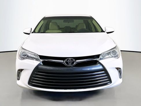 Used 2016 Toyota Camry XLE FWD image 2