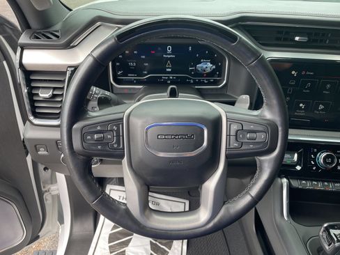 Used 2023 GMC Sierra 1500 Denali w/ Technology Package AWD/4WD image 21