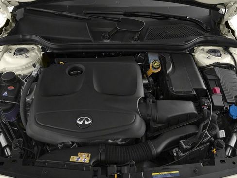 Used 2017 INFINITI QX30 Premium w/ Navigation Package image 16