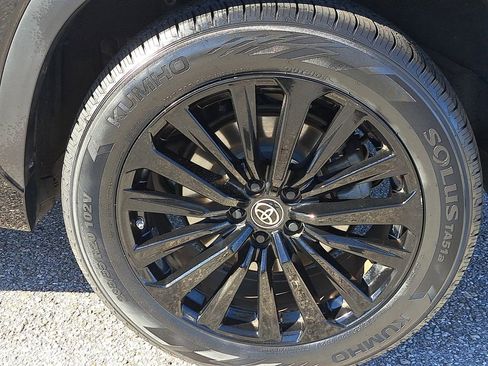 Used 2023 Toyota Highlander XSE image 5