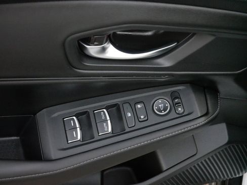 Used 2025 Honda Accord Sport image 19