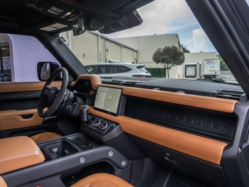 Used 2023 Land Rover Defender 110 AWD/4WD image 28