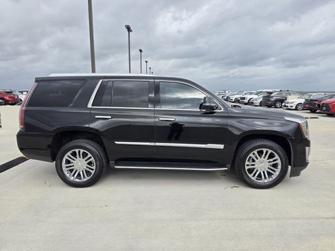 Used 2019 Cadillac Escalade 2WD image 5