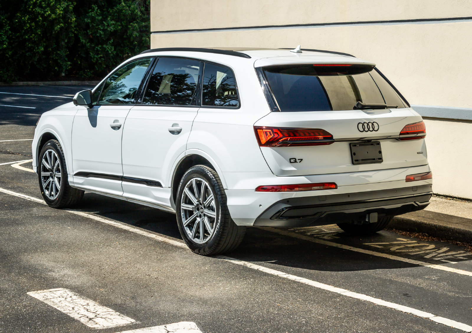 Used 2023 Audi Q7 2.0T Premium Plus w/ Premium Plus Package AWD/4WD image 5