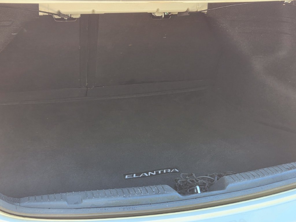 Used 2012 Hyundai Elantra Limited w/ Technology Pkg 5 FWD image 14