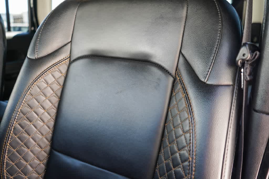 Used 2022 Jeep Wrangler Unlimited Sahara AWD/4WD image 27