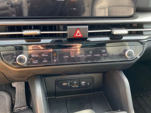 New 2026 Kia Sportage EX w/ EX Panorama Roof Package image 18