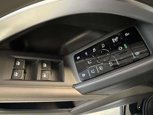 Used 2025 Audi Q5 Premium Plus w/ Premium Plus AWD/4WD image 19